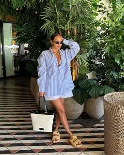 Adrienne Houghton feet photo thumbnail