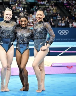 Simone Biles feet photo thumbnail
