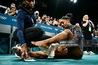 Simone Biles feet photo thumbnail