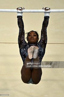 Simone Biles feet photo thumbnail