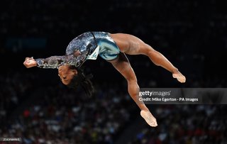 Simone Biles feet photo thumbnail
