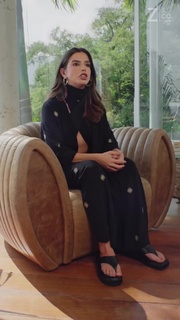 Giovanna Lancellotti feet photo thumbnail