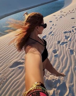 Giovanna Lancellotti feet photo thumbnail