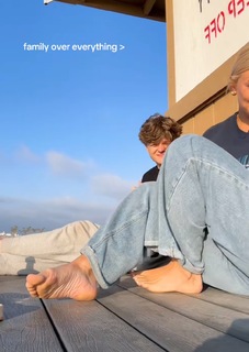 Katie Sigmond feet photo thumbnail