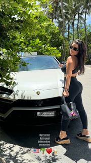 Wanda Nara feet photo thumbnail