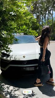 Wanda Nara feet photo thumbnail