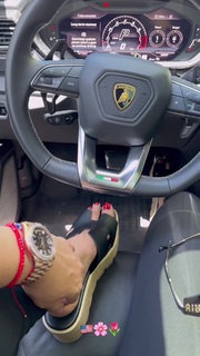 Wanda Nara feet photo thumbnail