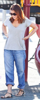 Alyson Hannigan feet photo 5