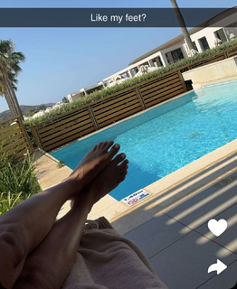 Scarlet Vas feet photo thumbnail
