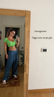 Melita Toniolo feet photo thumbnail