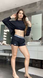 Amanda Cerny feet photo thumbnail