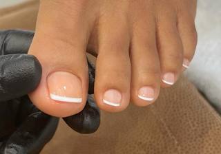 Rochelle Humes feet photo thumbnail