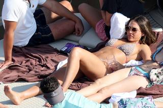 Jessica Alba feet photo thumbnail