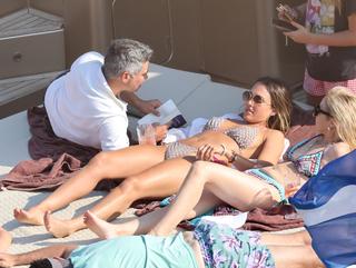 Jessica Alba feet photo thumbnail