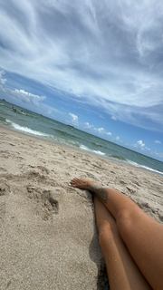 Victoria Waldrip feet photo thumbnail