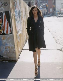 Famke Janssen feet photo thumbnail