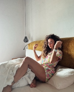 Melita Toniolo feet photo thumbnail