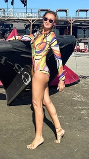 Pinar Altug feet photo thumbnail