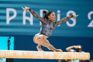 Simone Biles feet photo thumbnail
