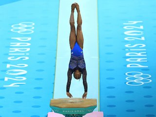 Simone Biles feet photo thumbnail