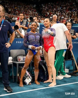 Simone Biles feet photo thumbnail