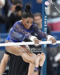 Simone Biles feet photo thumbnail
