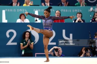 Simone Biles feet photo thumbnail