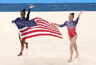 Simone Biles feet photo thumbnail