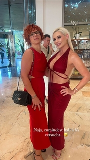 Daniela Katzenberger feet photo thumbnail