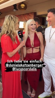 Daniela Katzenberger feet photo thumbnail