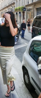 Kendall Jenner feet photo thumbnail