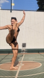 Kéfera Buchmann feet photo thumbnail