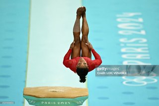 Simone Biles feet photo thumbnail