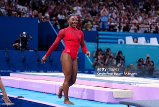Simone Biles feet photo thumbnail