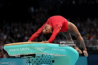 Simone Biles feet photo thumbnail