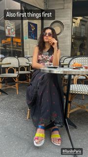 Taapsee Pannu feet photo thumbnail