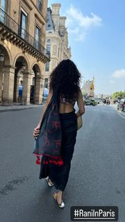 Taapsee Pannu feet photo thumbnail