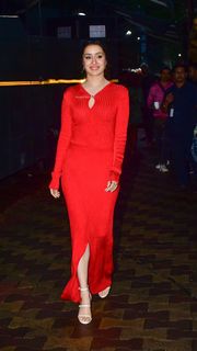 Shraddha Kapoor feet photo thumbnail