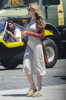 Paris Jackson feet photo thumbnail