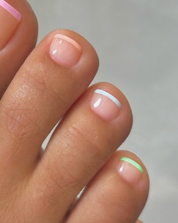 Rochelle Humes feet photo thumbnail