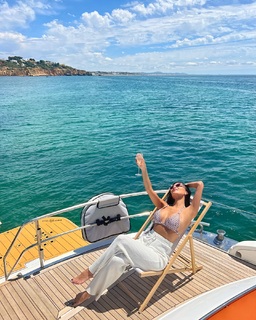 Nicole Scherzinger feet photo thumbnail