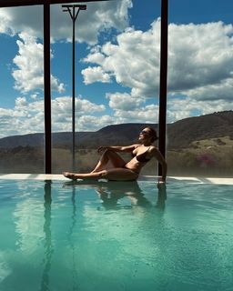 Carla Diaz feet photo thumbnail