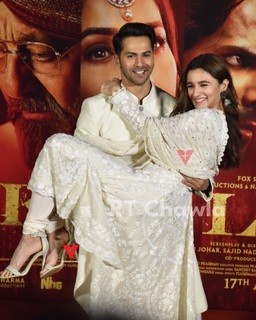Alia Bhatt feet photo thumbnail