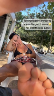 Melita Toniolo feet photo thumbnail