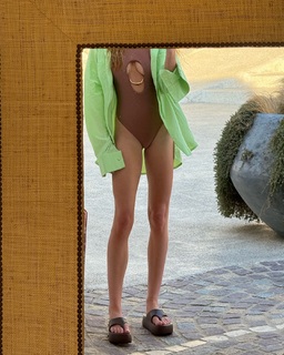 Marina Ruy Barbosa feet photo thumbnail