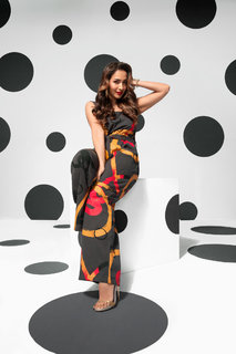 Malaika Arora feet photo thumbnail