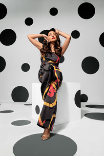 Malaika Arora feet photo thumbnail