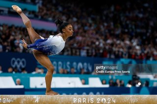 Simone Biles feet photo thumbnail