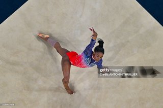 Simone Biles feet photo thumbnail