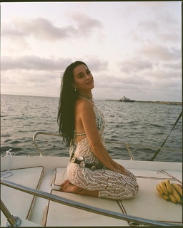 Katy Perry feet photo thumbnail